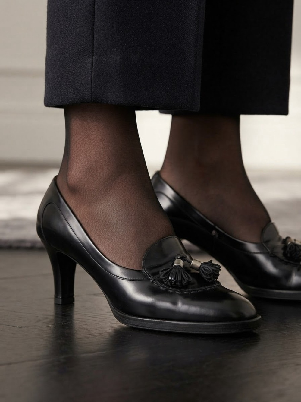 Tod's Black Leather Tassel Loafer Heels Size 8.5